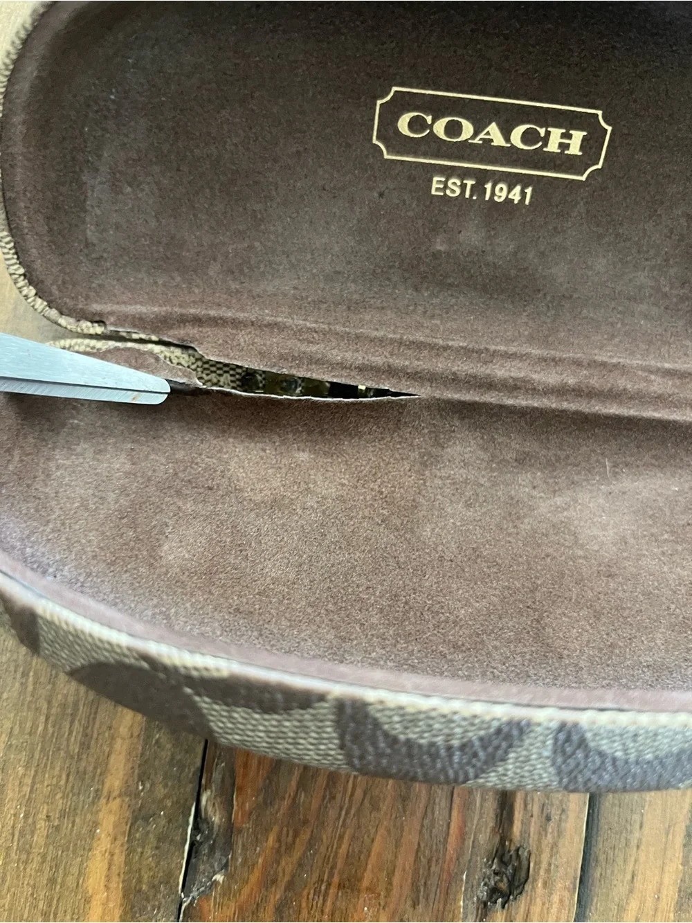 Coach Sunglasses Case Brown Signature Hard Case with Cleaning Cloth see‎ flaws